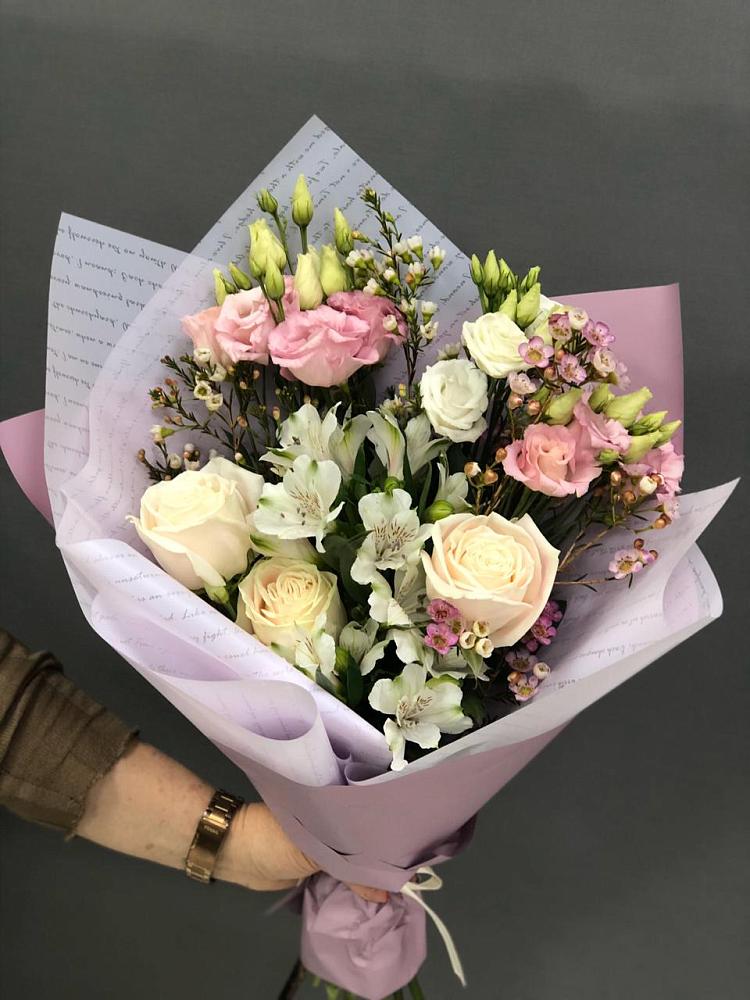 Букет цветов из: Альстромерии, Розы и Лизиантусы в Верее