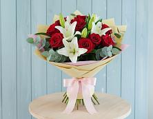 Букет цветов из:  Лилии и Розы в Верее