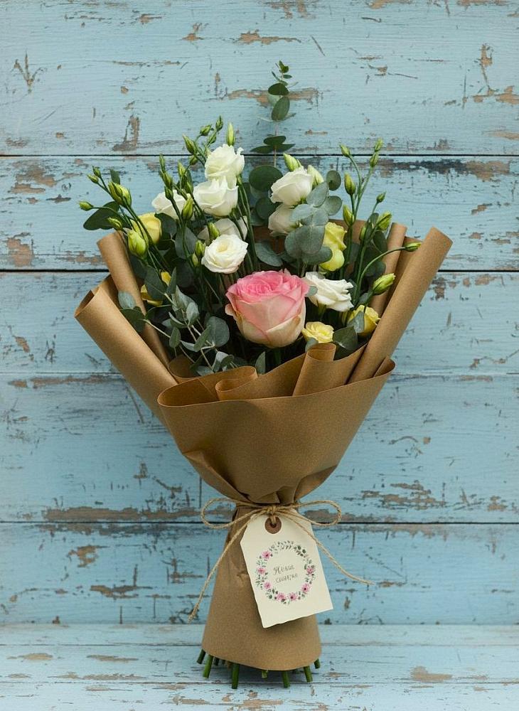 Букет цветов из: Розы и Лизиантусы в Верее