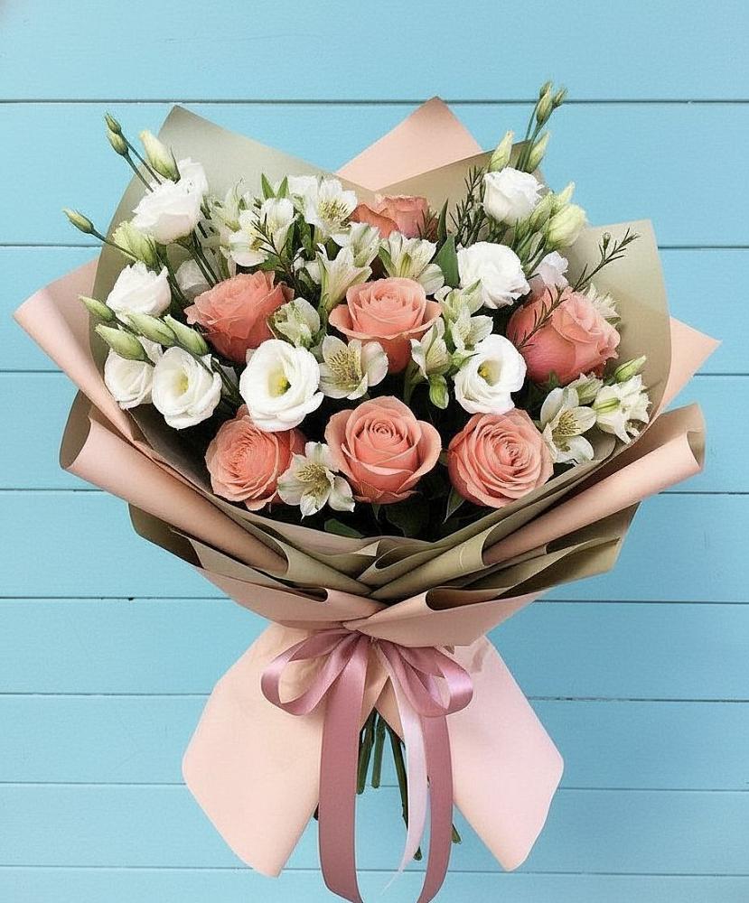 Букет цветов из: Розы, Альстромерии и Лизиантусы в Верее
