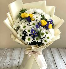 Букет цветов из:  Ирисы, Хризантемы и Розы в Верее