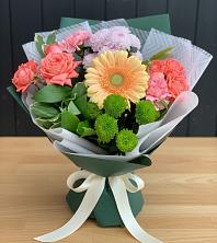 Букет цветов из:  Гвоздики, Розы, Герберы и Хризантемы в Верее
