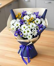 Букет цветов из:  Розы, Ирисы и Хризантемы в Верее