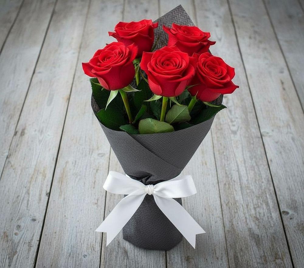 Букет 5 Красных роз Эдлесс Лав в Верее