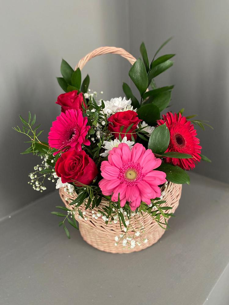 Цветочная композиция из Розы, Хризантемы и Герберы в корзине в Верее