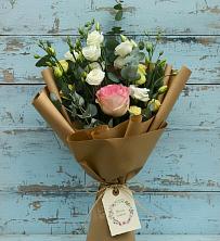 Букет цветов из:  Розы и Лизиантусы в Верее